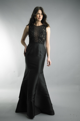 sleeveless evenig gown