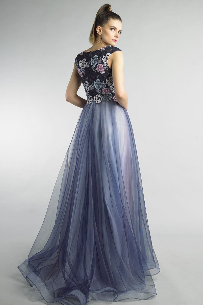 Sleeveless floral tulle gown